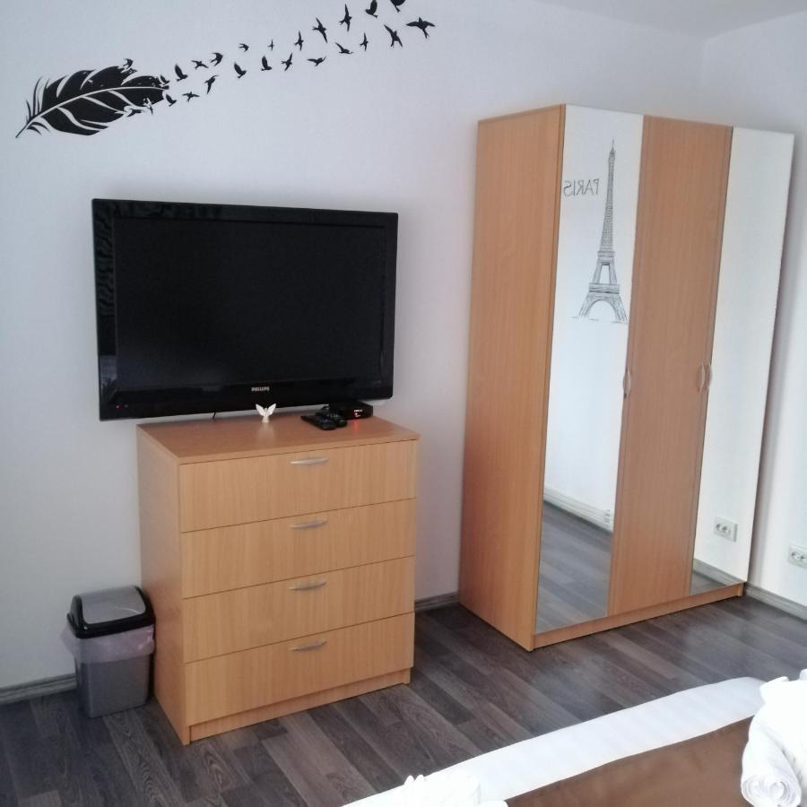 Karla Residence / Greta Residence Resicabánya Kültér fotó