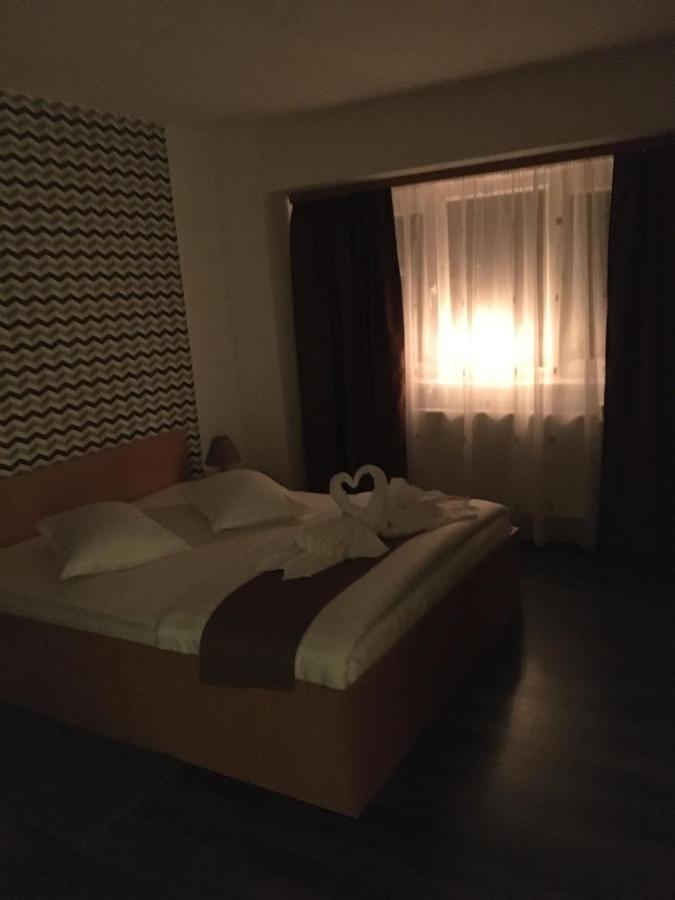 Karla Residence / Greta Residence Resicabánya Kültér fotó